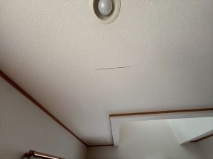 1階の天井から雨漏り
