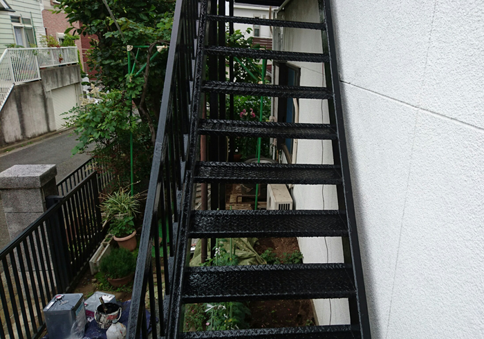葛飾区　外階段の塗装完了