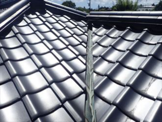 瓦屋根の谷板金
