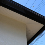 ケイカル板が使用された軒天