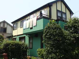 K様　エラストコートで外壁塗装　A-2002　黄緑色の外壁