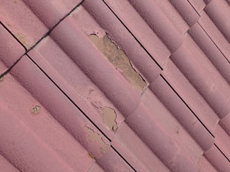 屋根　塗膜の剥がれ