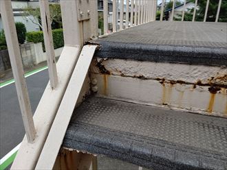 佐倉市大崎台のアパート調査、鉄骨階段への塗装工事のご提案
