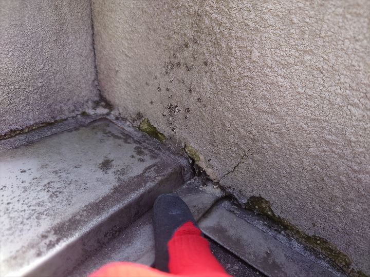 バルコニー入隅目地