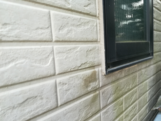 塗膜が劣化し外壁面の防水性が低下