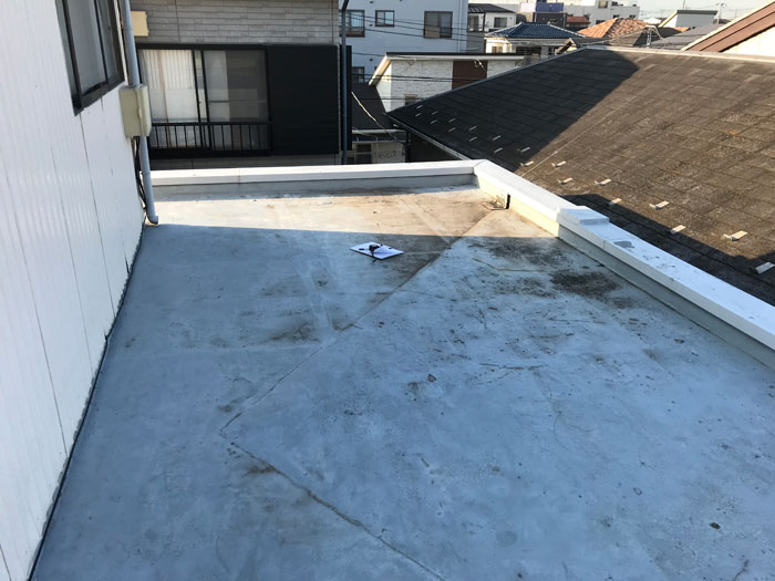 陸屋根の防水工事前調査