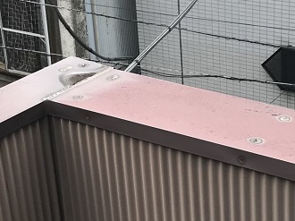 品川区戸越でスレート屋根塗装とパラペット部補修ご案内