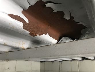 車庫天井の劣化