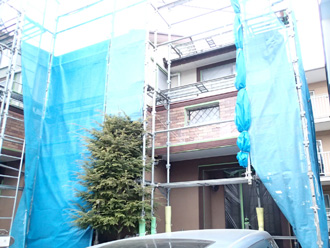 江戸川区　外壁塗装　足場架設とメッシュシート