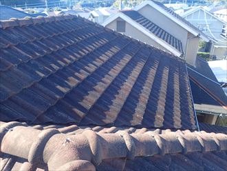 大網白里市季美の森南の築20年が経過した屋根、モニエル瓦への屋根塗装工事のご提案