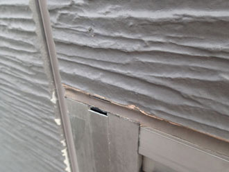 窓枠　隙間　外壁からの雨漏り