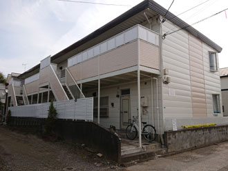 色サンプルとカラーシミュレーションと完工写真の比較（アパート屋根外壁塗装）