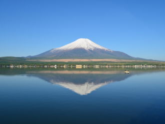 本栖湖と逆さ富士