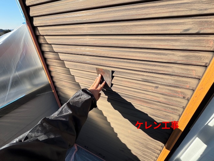 雨戸塗装で住まいの美観と耐久性を取り戻す！街の外壁塗装やさんが行った施工事例紹介