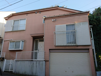横浜市旭区西川島町にてパーフェクトトップ（15-60D）を使用した外壁塗装でナチュラルな柴色の邸宅へ