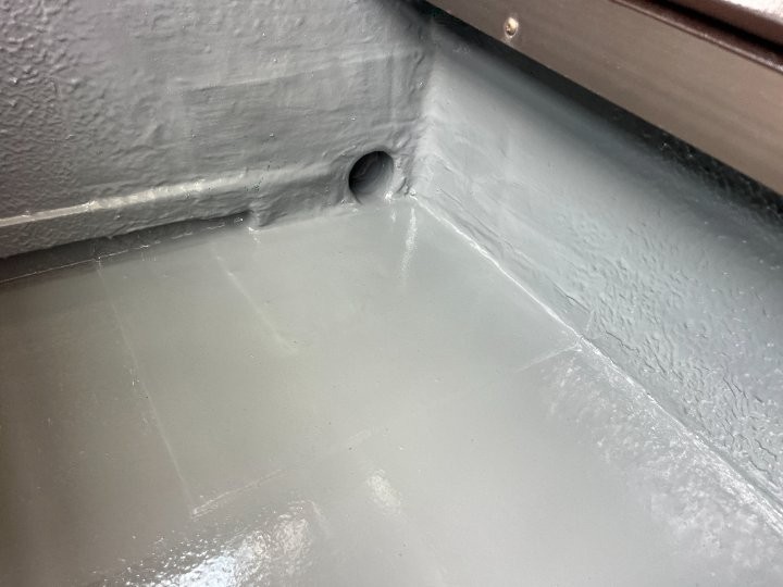 防水仕上げ後の排水口
