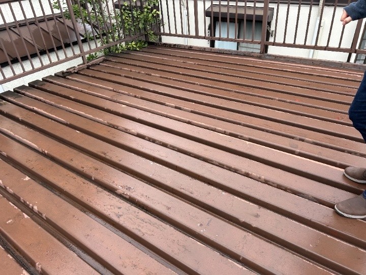 鉄骨床面の塗膜状態と劣化サインの確認