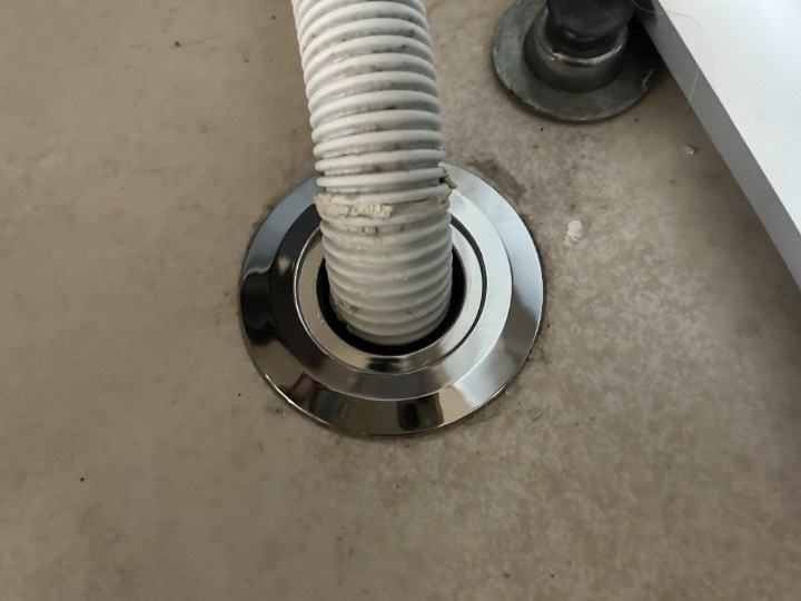 「トイレのドアノブ交換工事と洗濯機排水口交換工事」して鍵不良と悪臭を同時解消したお住まい