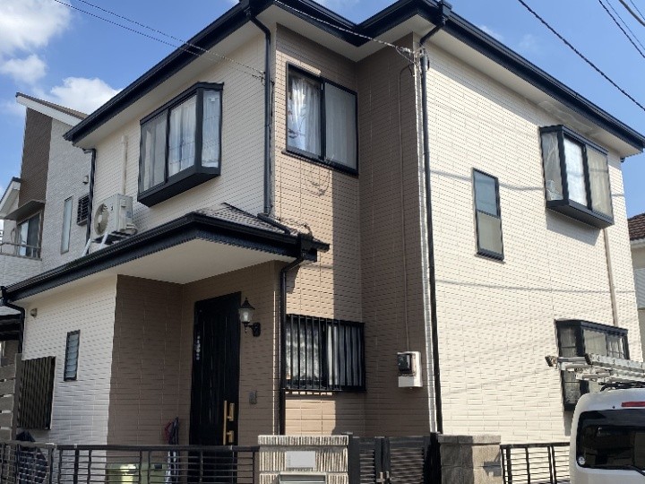 松戸市馬橋にて築17年サイディング外壁へ「パーフェクトトップで塗装工事＋シーリング打ち替え工事」を行い美観と耐久性回復