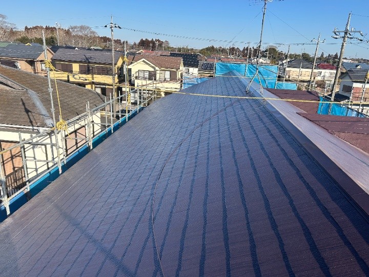 茂原市千町のアパートにて劣化した化粧スレートにファインパーフェクトベストで屋根塗装工事を行い美観を回復