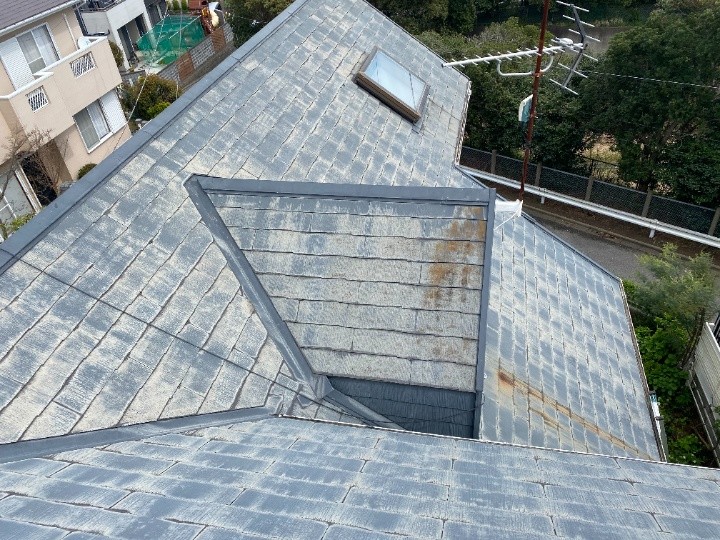 色あせた屋根全景
