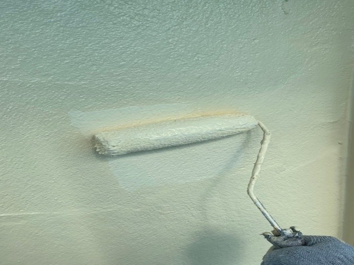 上塗り仕上げ作業