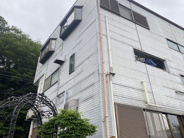 工事前の雨漏りした外壁