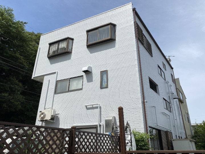 千葉市中央区亥鼻にて雨漏りした外壁に「シーリング打ち替え＋外壁塗装工事」を行い防水性を回復