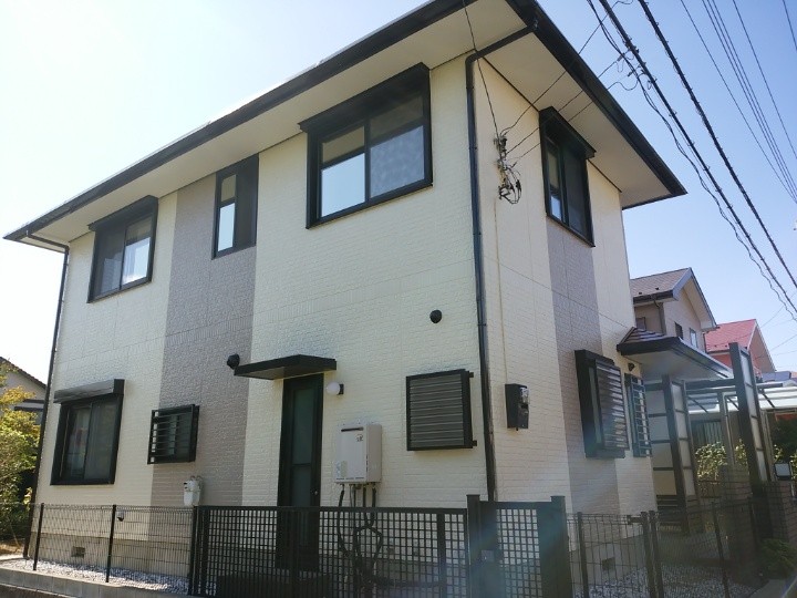 サイディング外壁にサーモアイウォールSIを用いた塗装工事を行い遮熱性の回復をしたお住まい