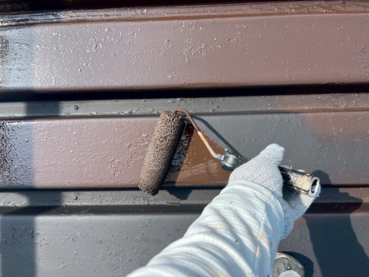 床面の中塗りで膜厚を確保