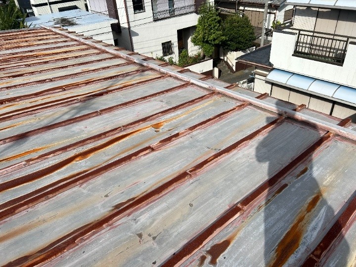 瓦棒屋根全体の腐食状況