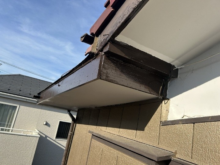 破風板の塗装で保護性を回復