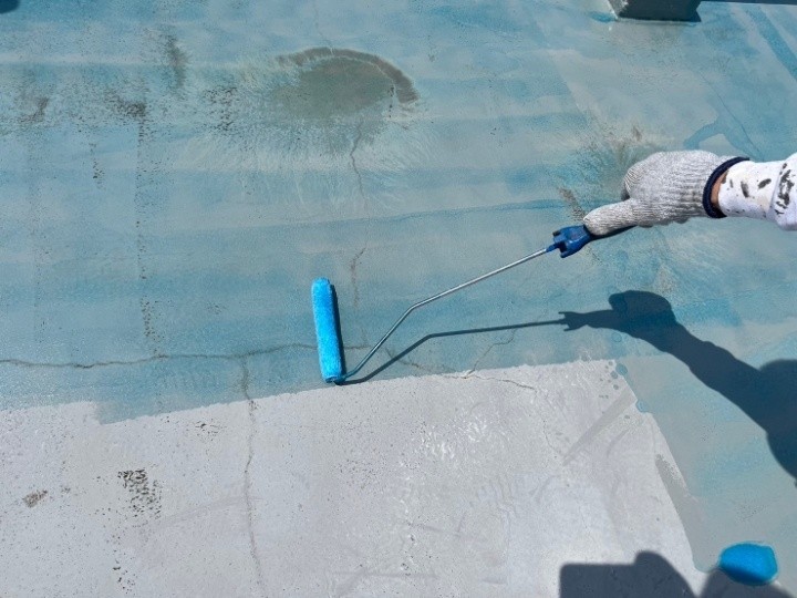 プライマー塗布で密着性を確保