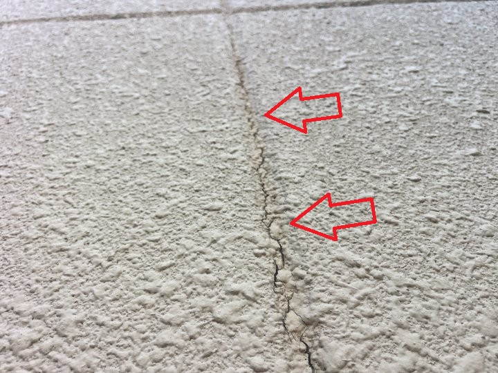 目地のひび割れ
