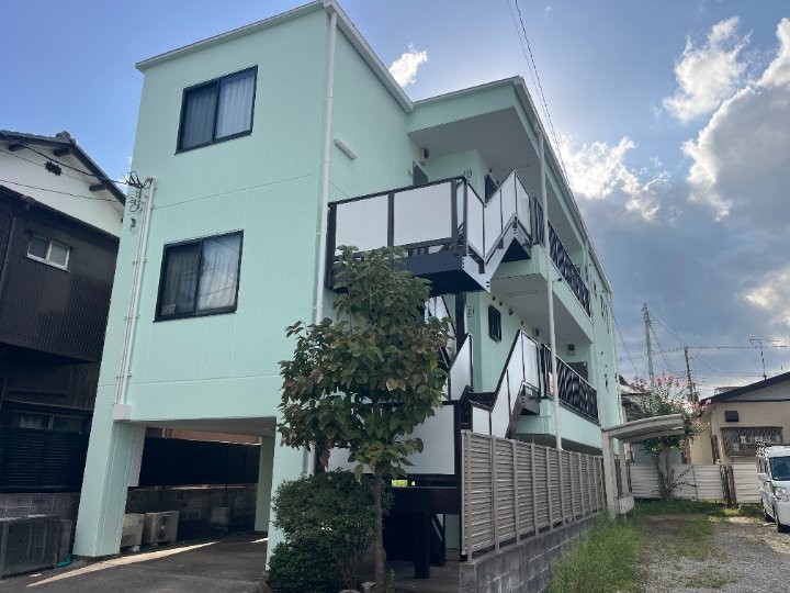 木更津市中央にて経年劣化した外壁を遮熱・断熱塗料「ダンネスト」で塗装工事して耐候性回復