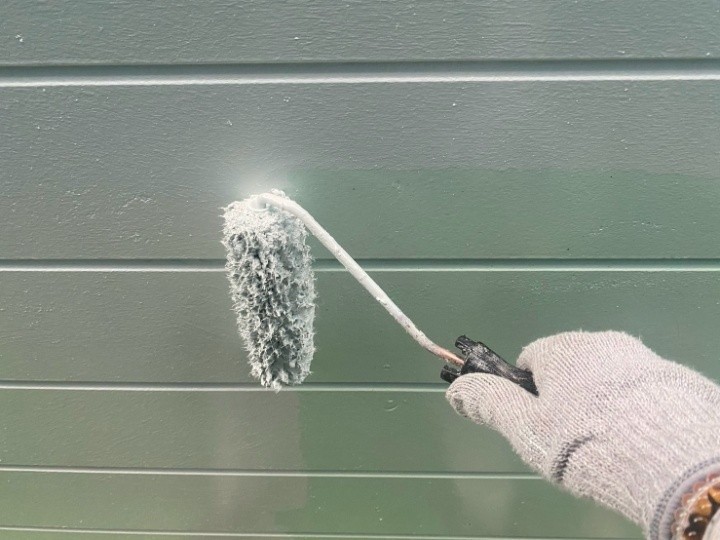 中塗りでエスケープレミアムシリコンの性能を乗せる