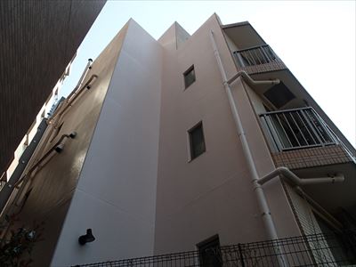 渋谷区富ヶ谷にて築10年が経過するRC造マンションの外壁塗装工事(ファインコートシリコン)を実施