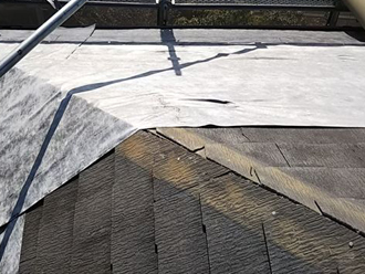 屋根カバー工法の様子
