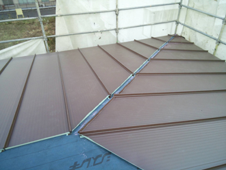 ガルバリウム鋼板屋根の葺き替え
