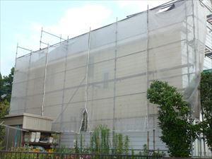メッシュシート越しに見た建物カラーMD-112