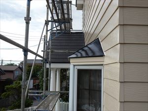 出窓屋根塗装黒にて
