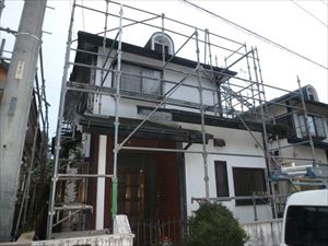 いよいよ準備始まる。足場架設