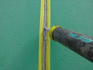 千葉市中央区　ビルの外壁塗装　コーキングの充填