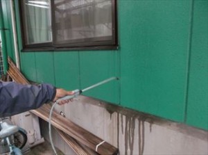 千葉市中央区　ビルの外壁塗装　バイオ洗浄液吹き付け
