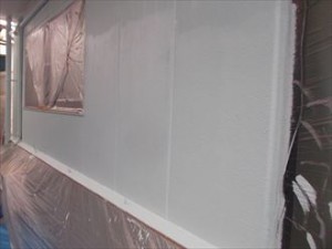 千葉市中央区　外壁塗装　ナノコン　中塗り