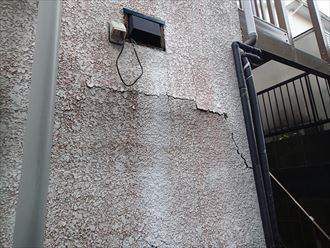 調布市　モルタル壁の剥離　塗装工事