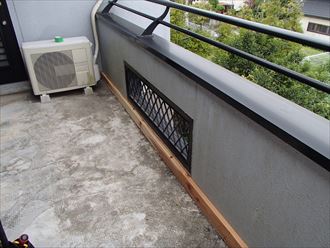 世田谷区でベランダのウレタン塗装防水施工　巾木設置