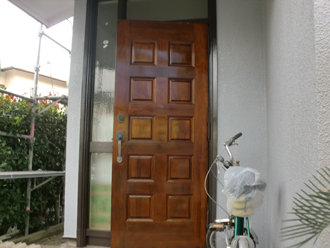 玄関ドアのクリア塗装完了