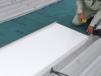 千葉県木更津市　屋根の雨漏り補修　ガルバリウム鋼板の屋根材設置