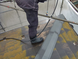 渋谷区　外壁塗装と屋根塗装　屋根の高圧洗浄